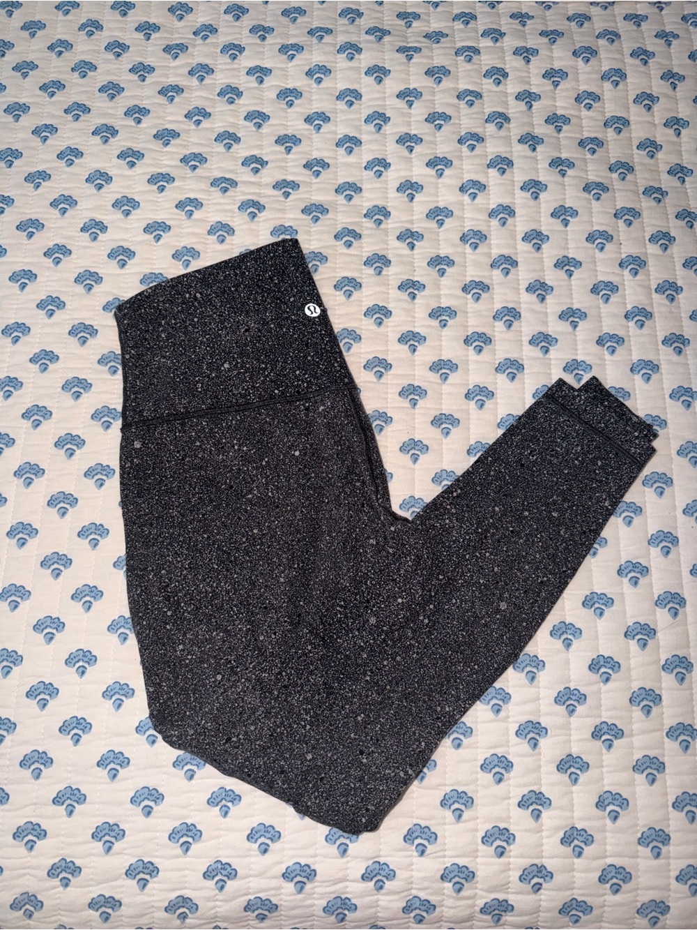 Lululemon High-Rise Speckled Align Leggings
Size 6